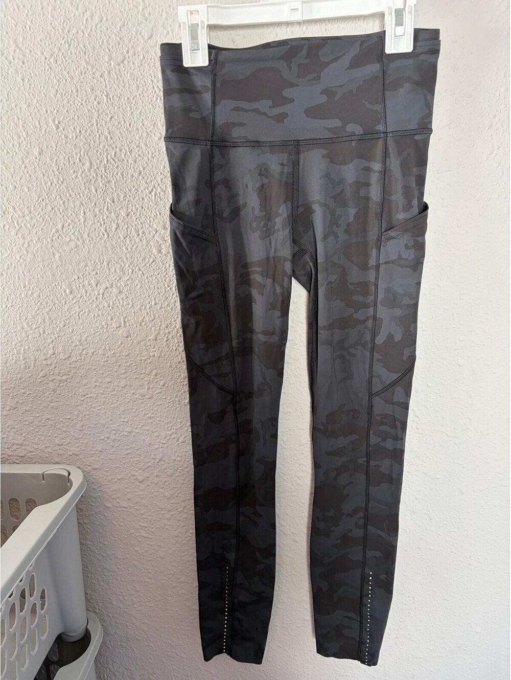Lululemon Fast & Free Tight II 25in *Nulux Incognito Camo Multi Grey size 4. EUC - Picture 3 of 5